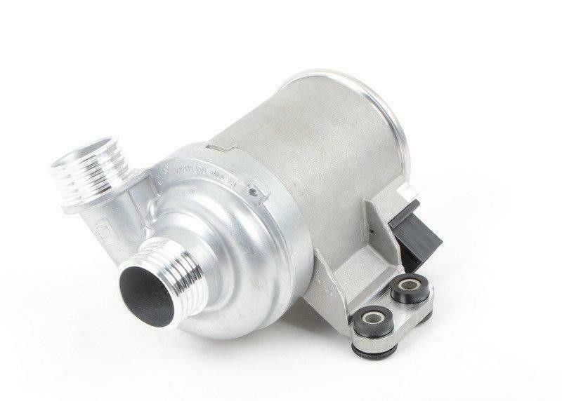 Sostituzione della pompa d'acqua di raffreddamento del motore di un'auto elettrica per BMW F30 F33 F32 435I 11517596763