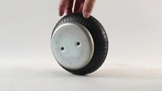 La molla pneumatica ammortizza le vibrazioni della macchina confezionatrice FS70-7