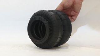 Sostituzione del soffietto della molla pneumatica Firestone W01 R58 4036
